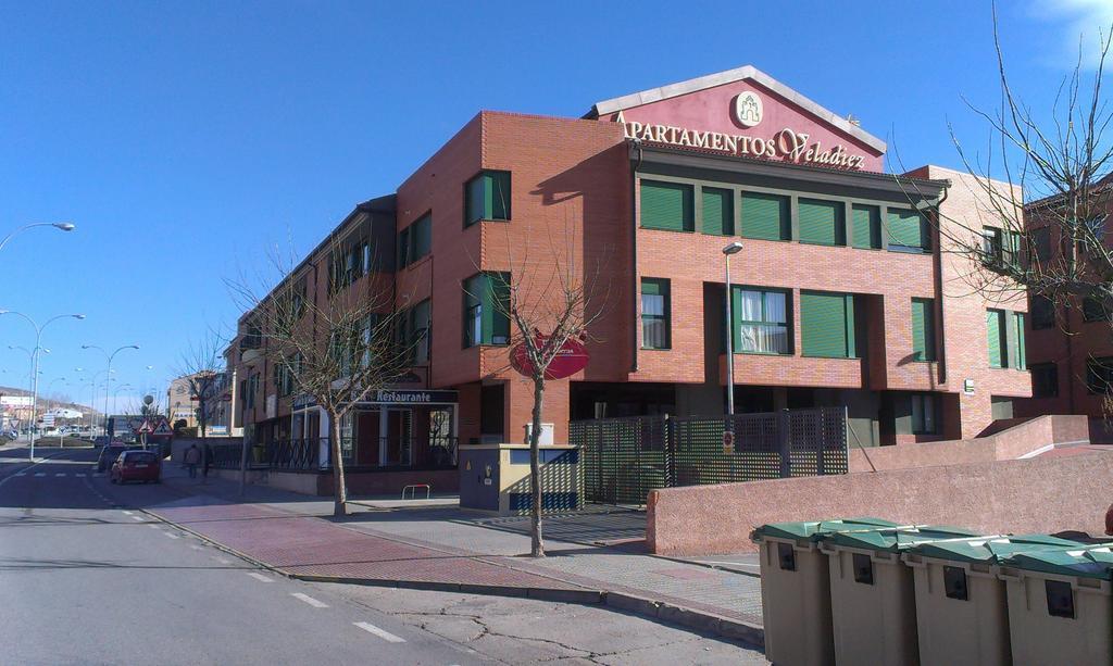Apartamentos Turisticos Veladiez La Lastrilla Zewnętrze zdjęcie